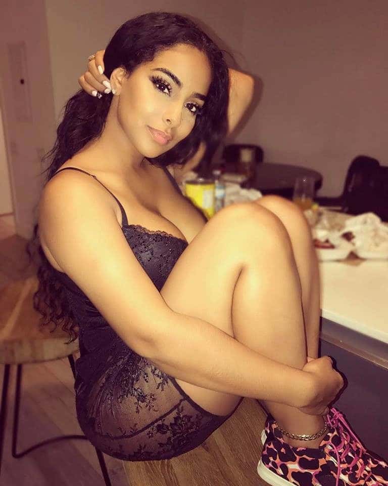 Ayisha Diaz sexy leaks