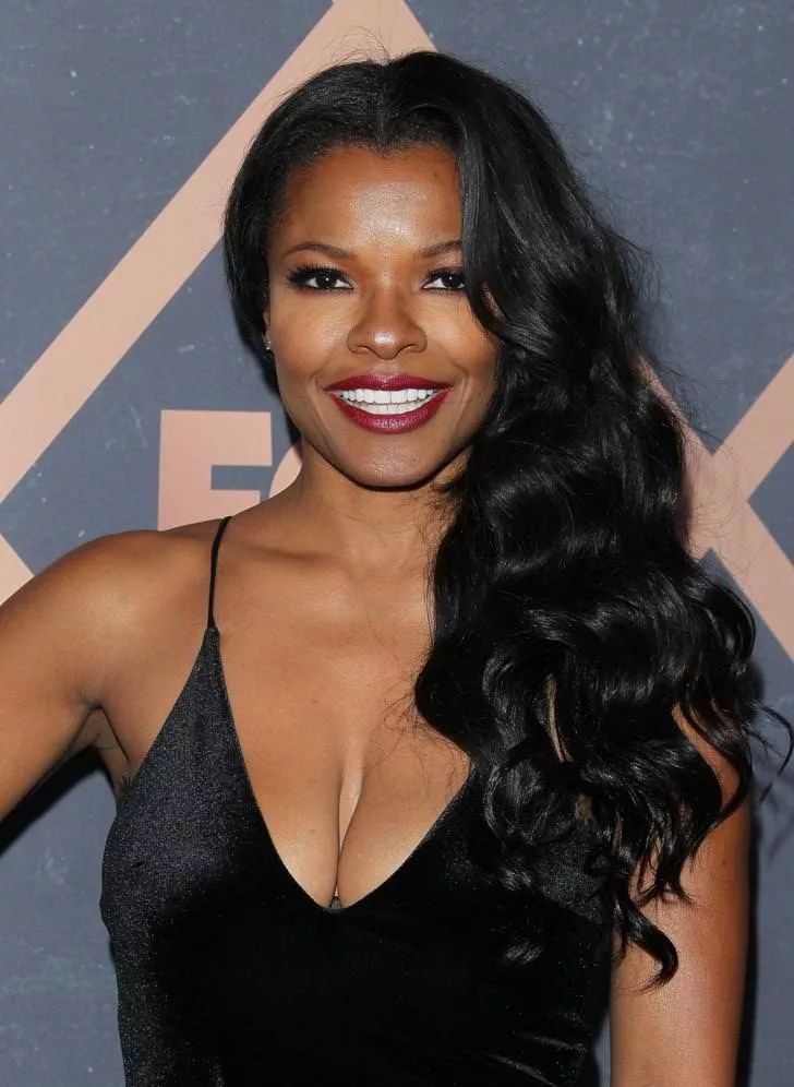 Keesha Sharp pussy show