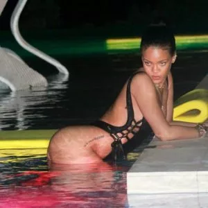Rihanna booty