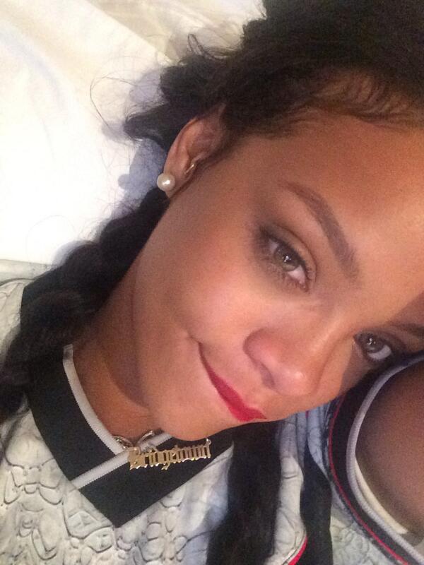 Rihanna selfie