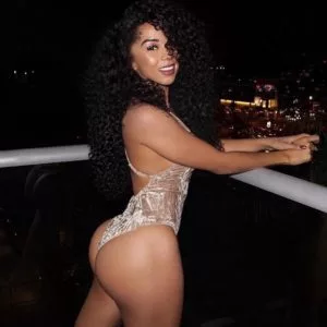 Brittany Renner pose