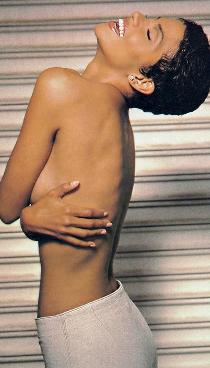 Halle Berry sexy nude pic