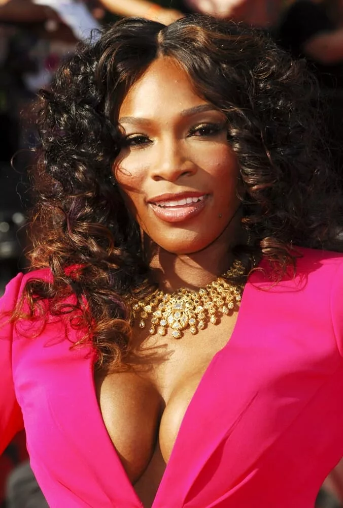 Serena Williams busty cleavage