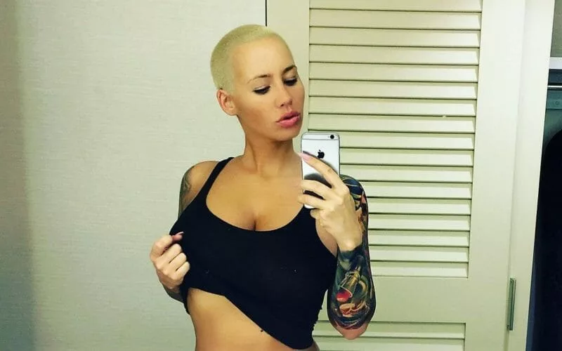 Amber Rose sexy selfie