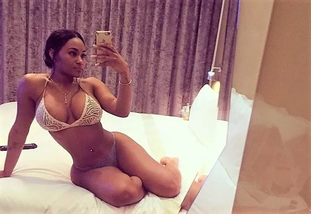 Lira-Galore-Sexy-Selfie.jpg 