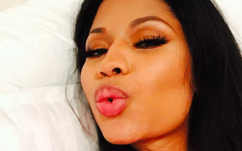 Nicki Minaj selfie