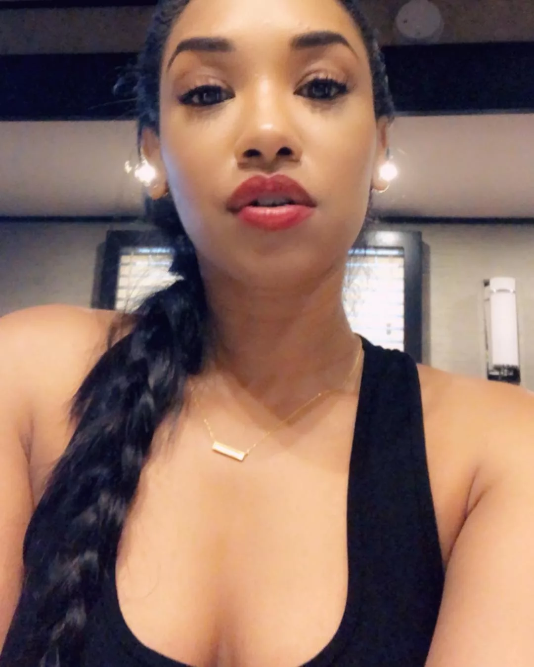 Candice Patton thick