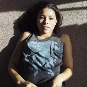 Jessica Parker Kennedy naked boobs
