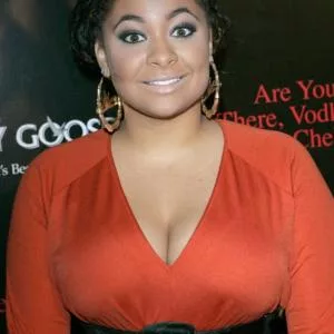 Raven Symone pussy showing